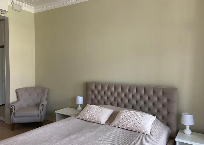 Raudteevalitsuse Apartman *